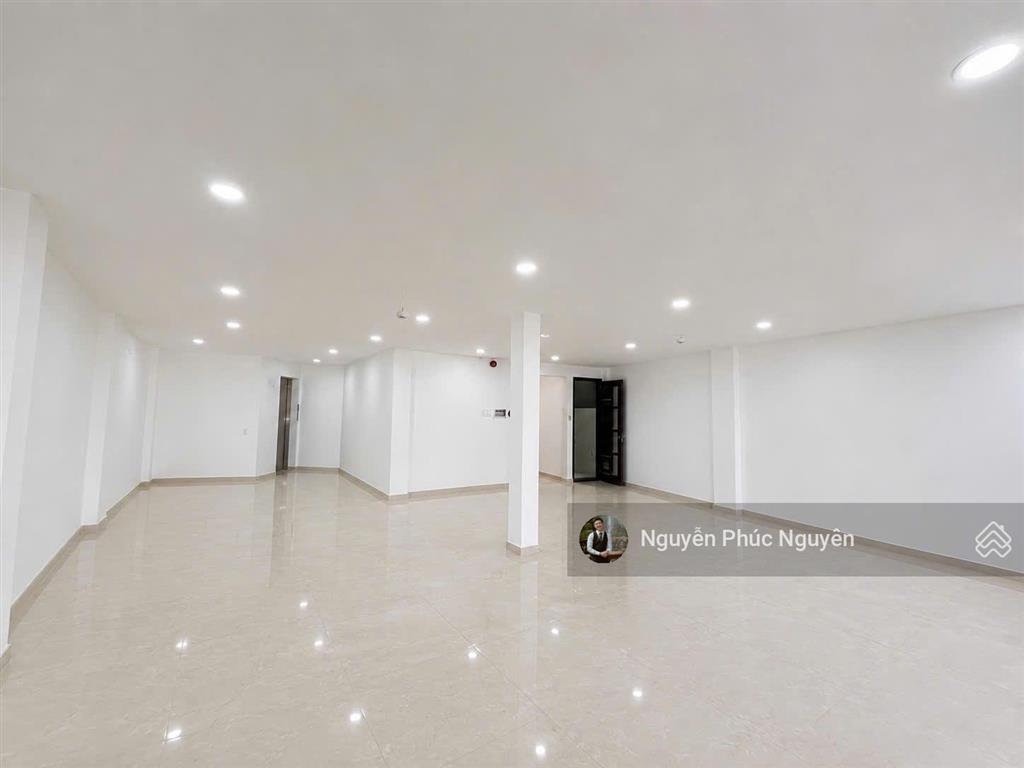 Cho thuê nhà mt ngô gia tự, phường 4, quận 10 dt 7x16m nở hậu 12m trệt 3 lầu st giá 99 triệu