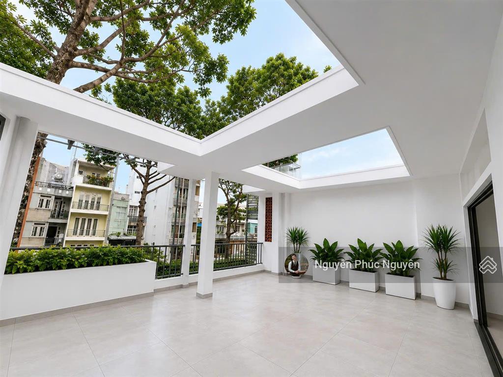 Cho thuê nhà mt ngô gia tự, phường 4, quận 10 dt 7x16m nở hậu 12m trệt 3 lầu st giá 99 triệu