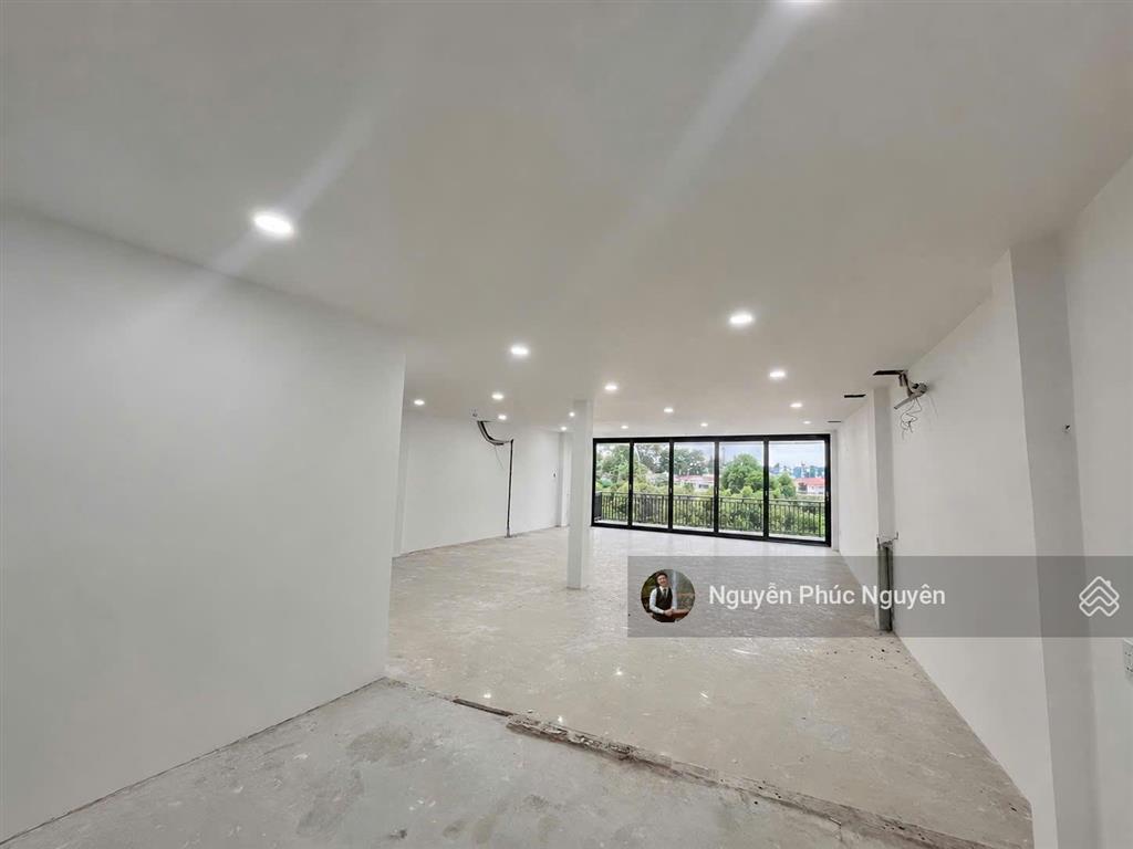 Cho thuê nhà mt ngô gia tự, phường 4, quận 10 dt 7x16m nở hậu 12m trệt 3 lầu st giá 99 triệu