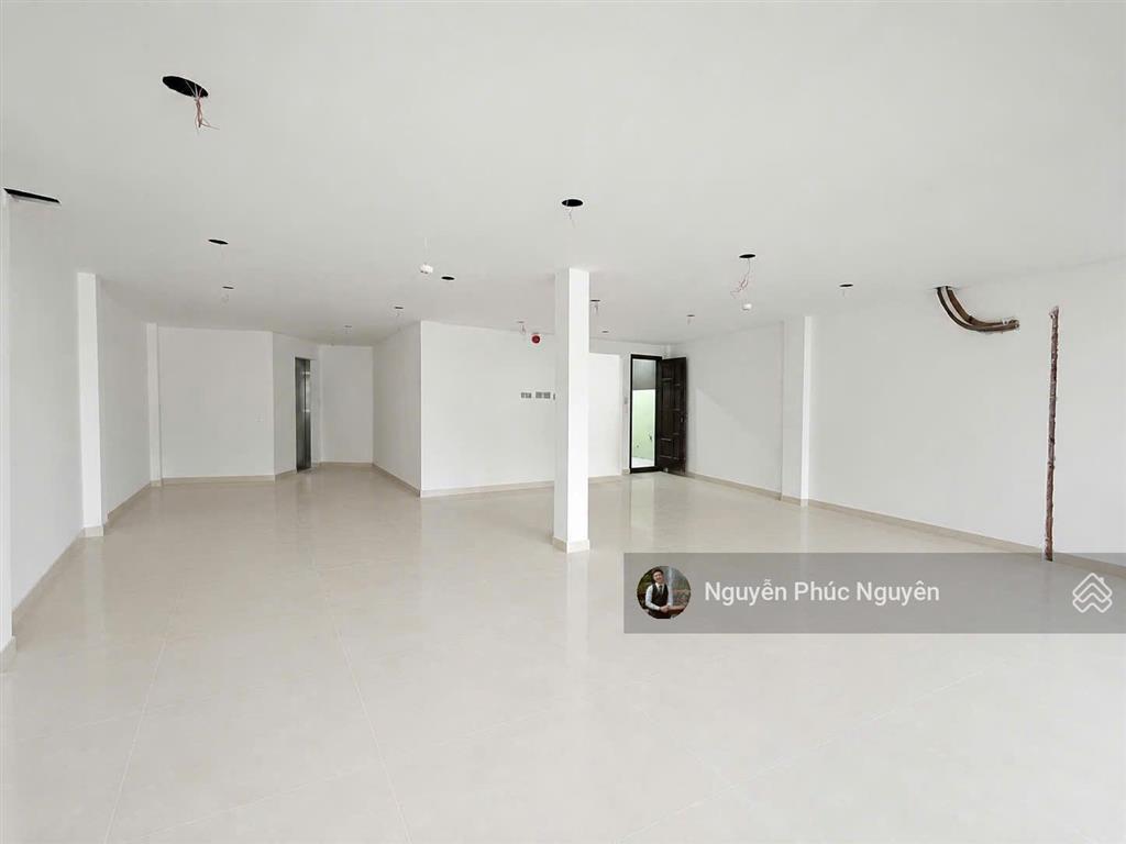 Cho thuê nhà mt ngô gia tự, phường 4, quận 10 dt 7x16m nở hậu 12m trệt 3 lầu st giá 99 triệu
