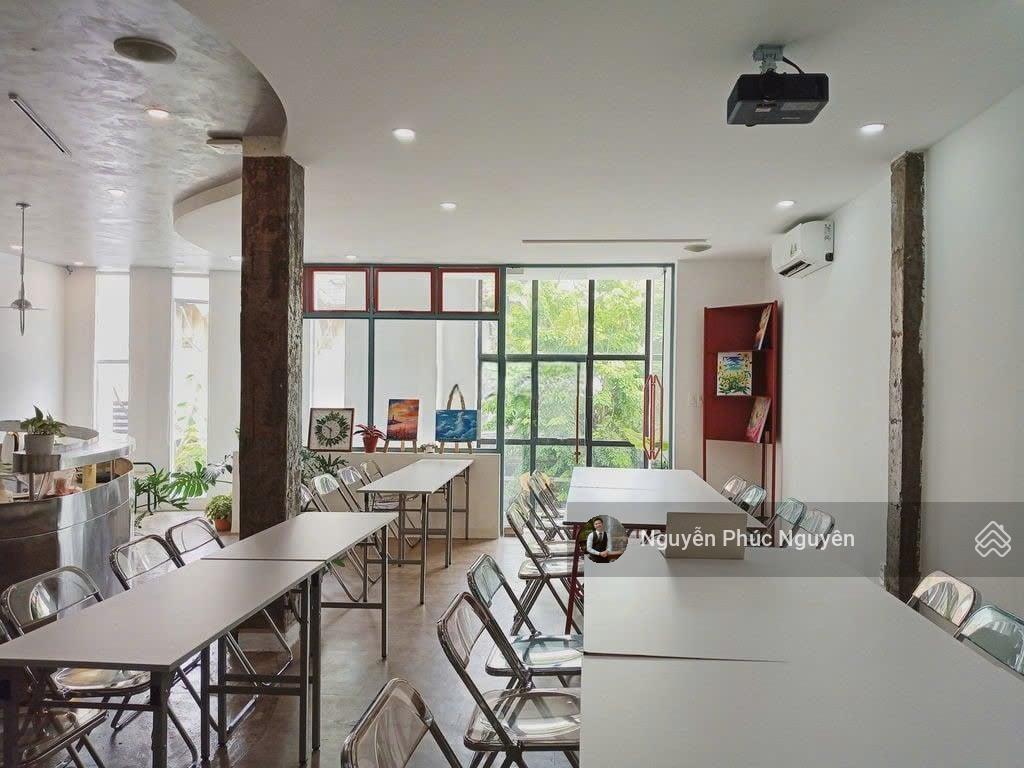 Cho thuê nhà mt 11a trần quý khoách, p. tân định, q1 dt 8x13m nở hậu trệt 4 lầu tm giá 90 triệu