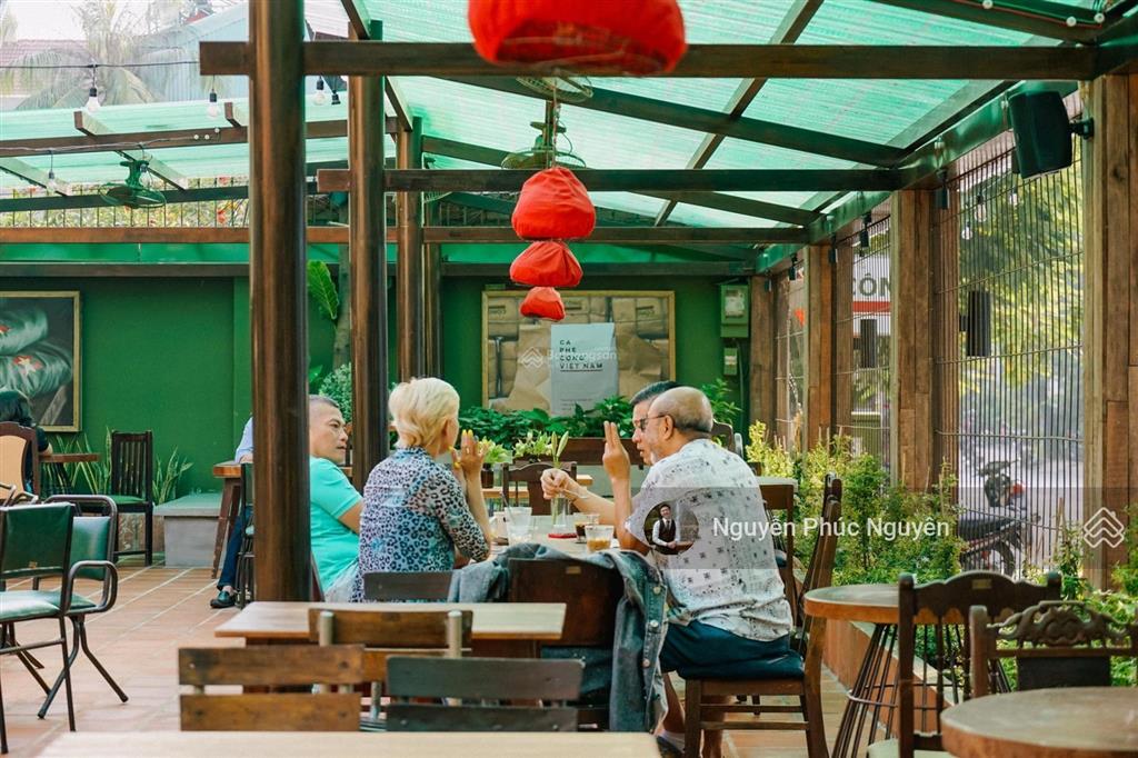 Ngang 30 mét tại xuân thủy, thảo điền, quận 2. dt 30x40m. trệt lửng