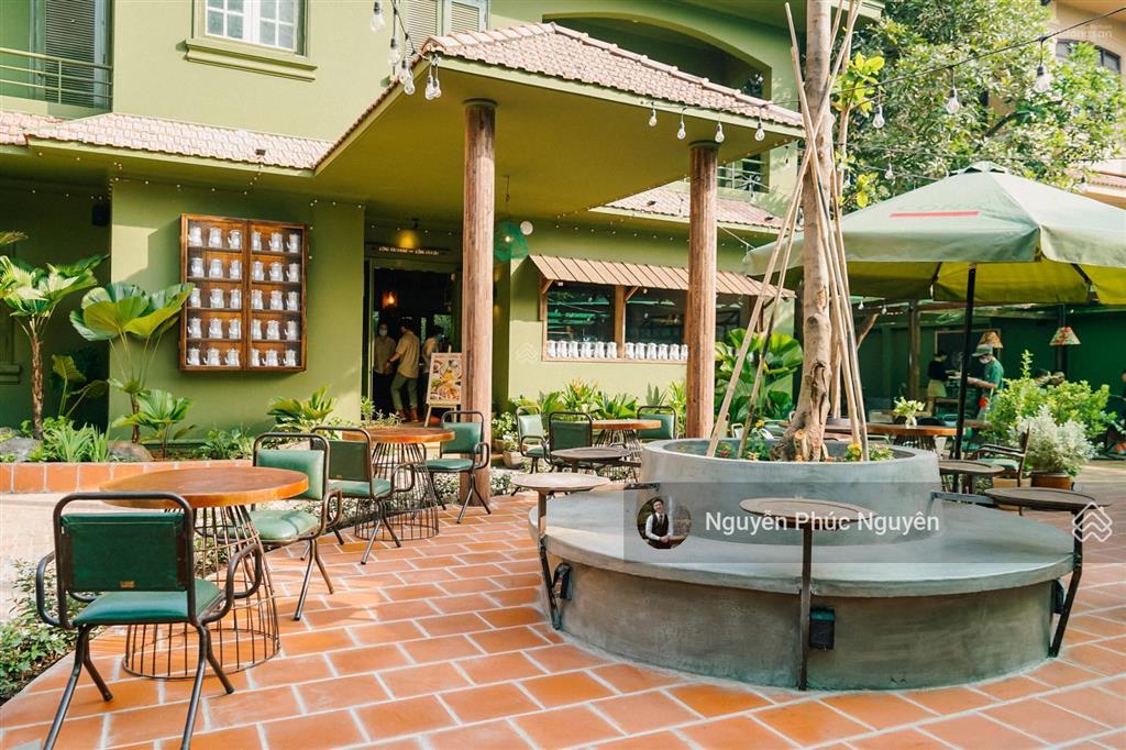 Ngang 30 mét tại xuân thủy, thảo điền, quận 2. dt 30x40m. trệt lửng
