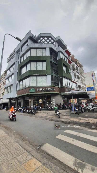 Cho thuê nhà 3mt trần hưng đạo quận 5  dt 8x16m  dtsd 533m²  trệt 3 lầu st  giá 180 triệu