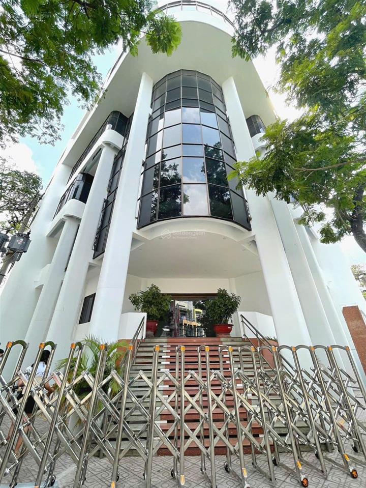 Cho thuê tòa nhà mặt tiền hòa hưng, phường 12, quận 10 diện tích 20x19m hầm trệt 4 lầu giá 300tr