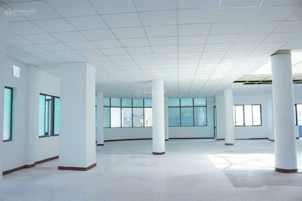 Cho thuê tòa nhà mặt tiền hòa hưng, phường 12, quận 10 diện tích 20x19m hầm trệt 4 lầu giá 300tr