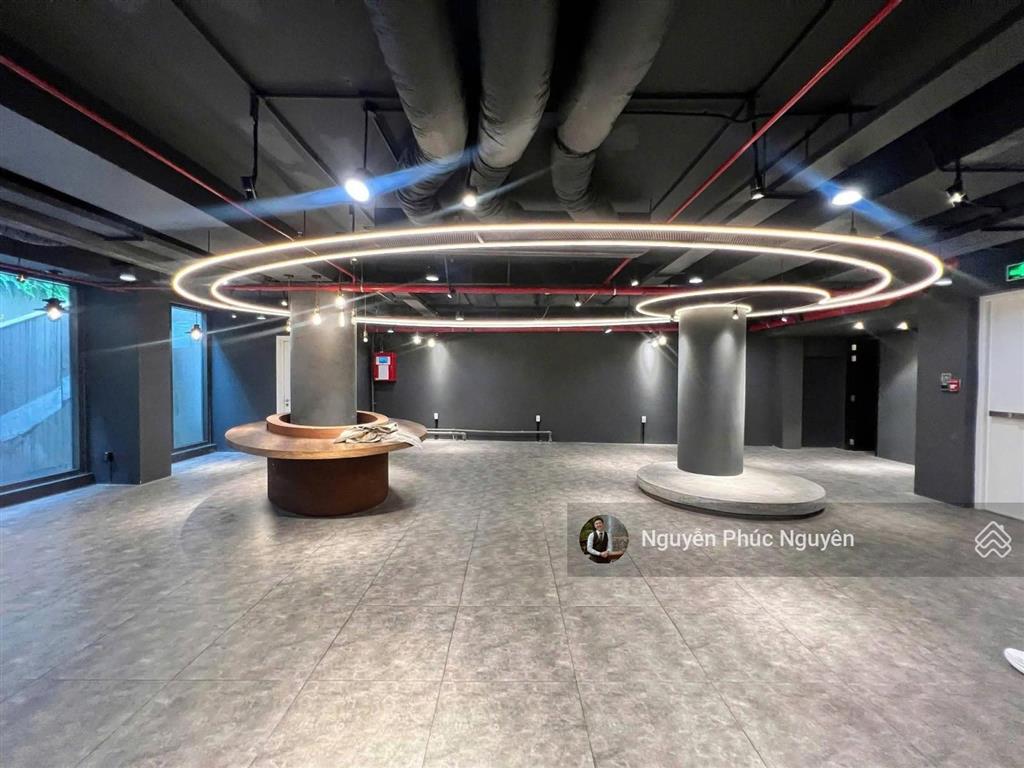 Cho thuê tòa nhà 47a tú xương, phường võ thị sáu, quận 3, dtsd 483m2, hầm, 2 lầu, tm, giá 280 triệu