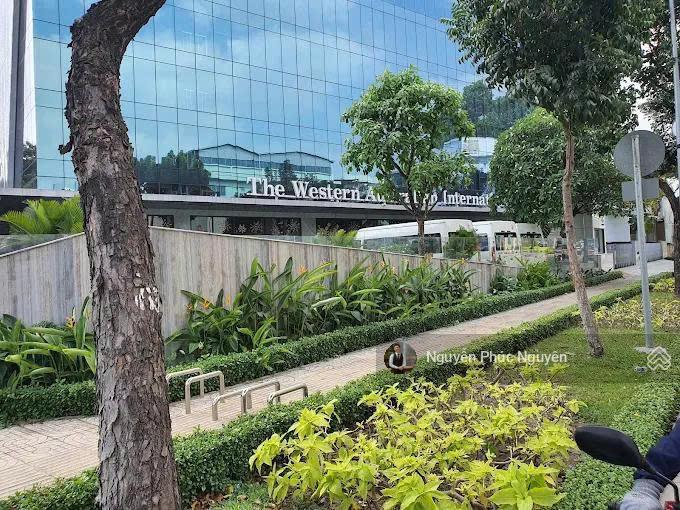 Cho thuê tòa nhà mt bà huyện thanh quan q3, dt 14x30m, hầm trệt 10 lầu tm, giá 800tr