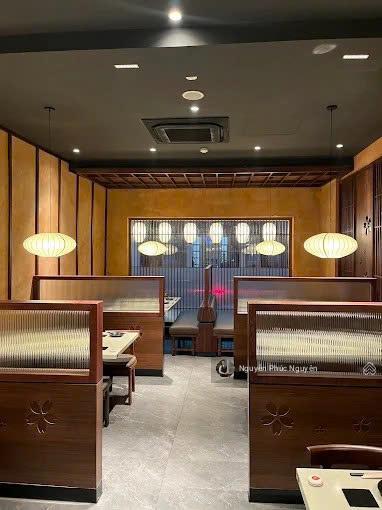 Cho thuê nhà mặt tiền bến nghé, quận 1. dt 13x25m. 1 trệt 1 lầu