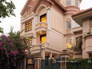 Cho thuê biệt thự nguyễn ư dĩ quận 2, diện tích 10x20m, hầm trệt 3 lầu, full nội thất, giá 150tr