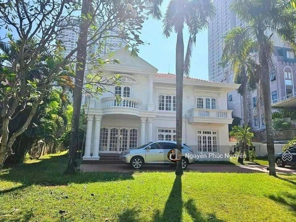 Cho thuê biệt thự 20a trần ngọc diện, p. thảo điền, quận 2 dt 27x48m hồ bơi, sân vườn giá 300tr