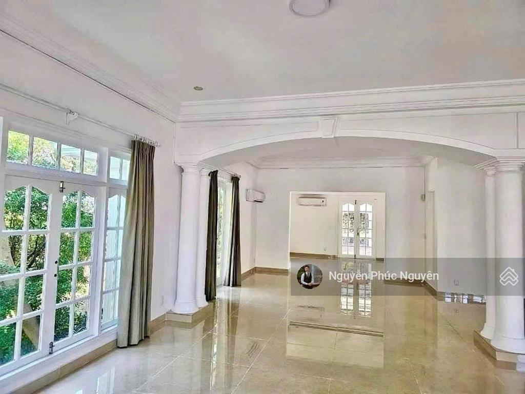 Cho thuê biệt thự 20a trần ngọc diện, p. thảo điền, quận 2 dt 27x48m hồ bơi, sân vườn giá 300tr