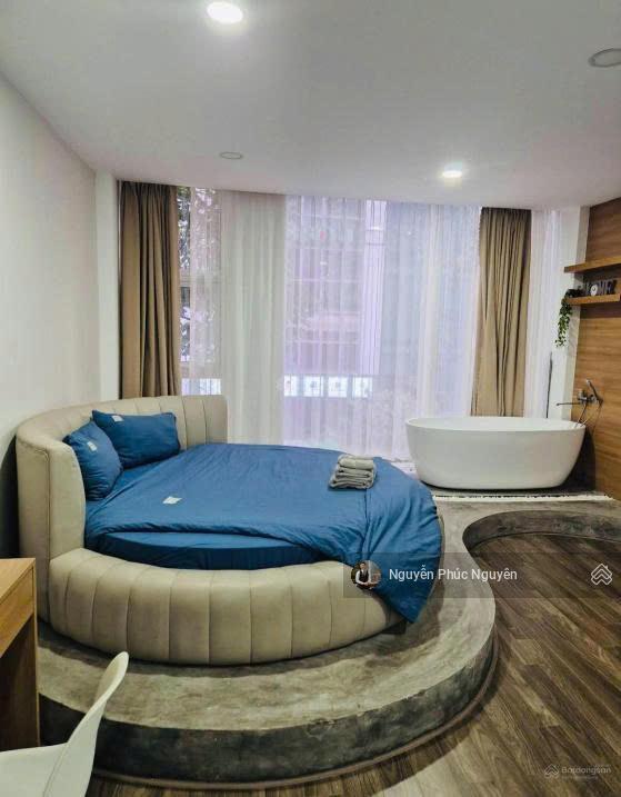 Cho thuê nhà mặt tiền nguyễn công trứ, quận 1, 4.6x17.5m, hầm trệt 5 lầu, 13pn, hồ bơi, giá 140tr