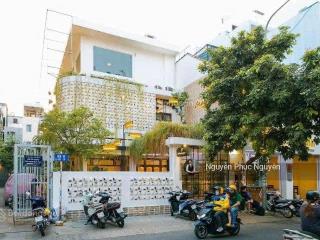 Cho thuê nhà nguyên căn phan kế bính q1, 17x22m trệt 2 lầu giá 100tr