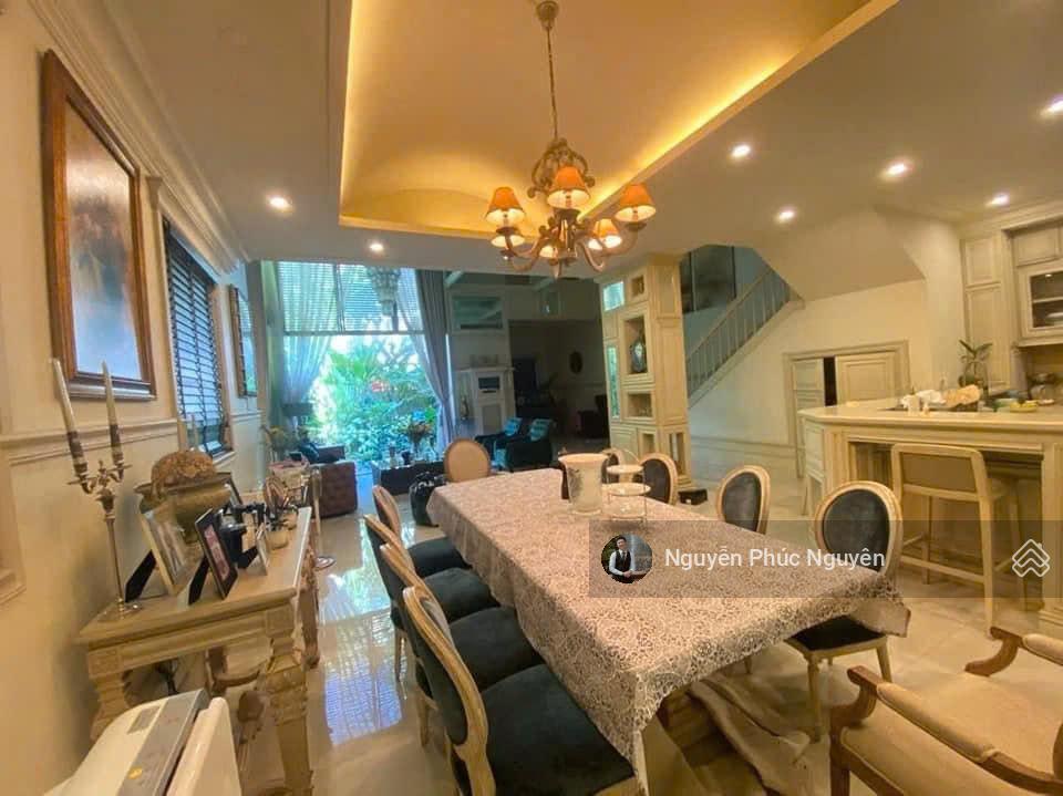Cho thuê biệt thự góc 2mt nguyễn văn trỗi qpn 10x20m trệt 3 lầu st sân vườn full nt giá 140tr
