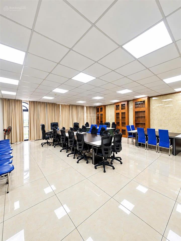 Cho thuê tòa nhà phan văn trị qbt 10x27m 1 hầm 1 trệt 6 lầu, thang máy, pccc, giá 210tr