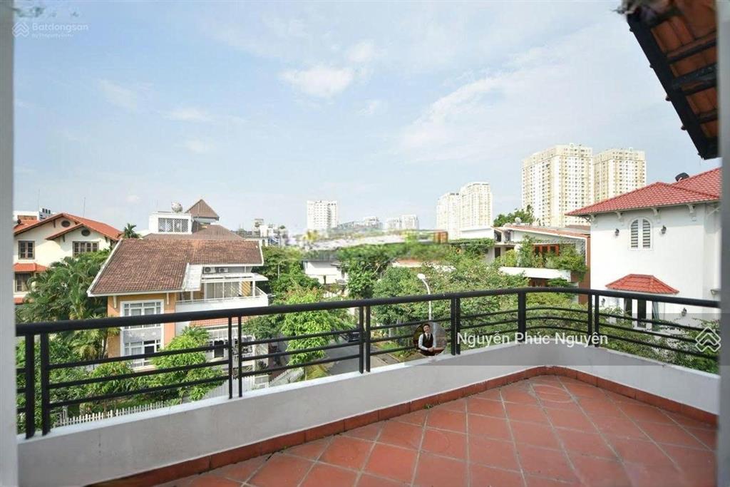 Cho thuê biệt thự thảo điền q2, 375m, trệt 2 lầu, sân vườn, hồ bơi, 6pn 5wc, giá 130tr