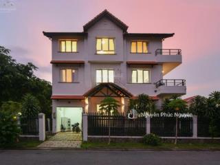 Cho thuê biệt thự thảo điền q2, 375m, trệt 2 lầu, sân vườn, hồ bơi, 6pn 5wc, giá 130tr