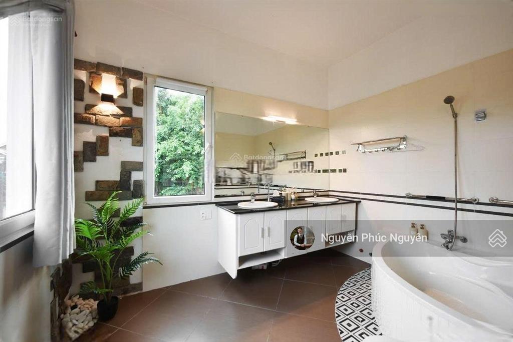 Cho thuê biệt thự thảo điền q2, 375m, trệt 2 lầu, sân vườn, hồ bơi, 6pn 5wc, giá 130tr