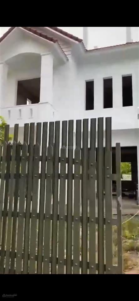 Nhà biệt thự đã hoàn công hoàn thiện mặt ngoài trong khu dân cư samco