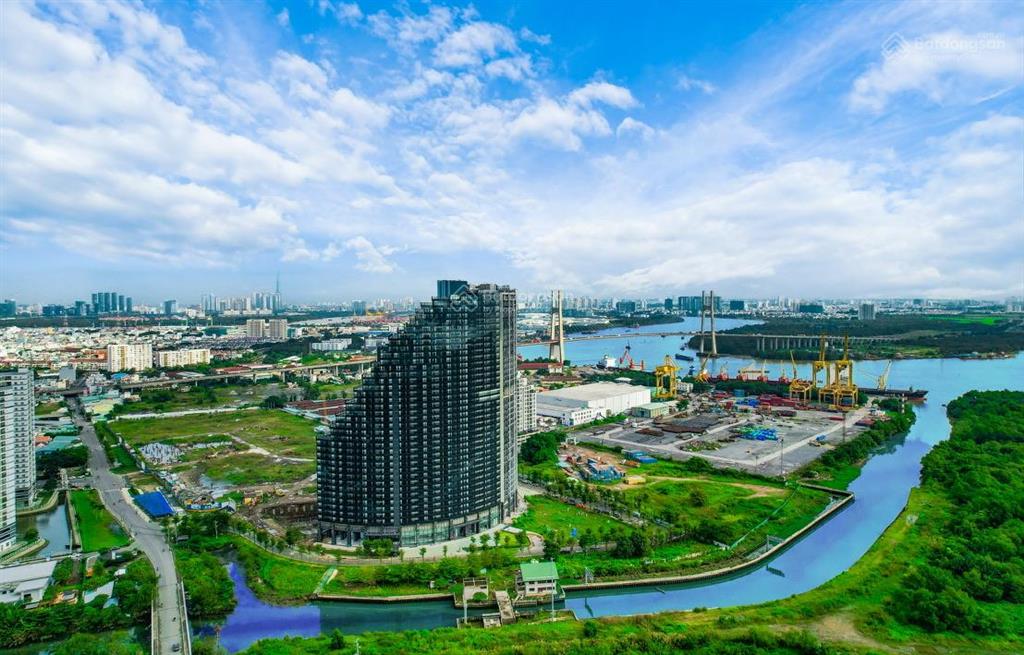 Căn 2pn lớn có view hệ tiện ích với ban công rộng như 1 sân vườn mini
