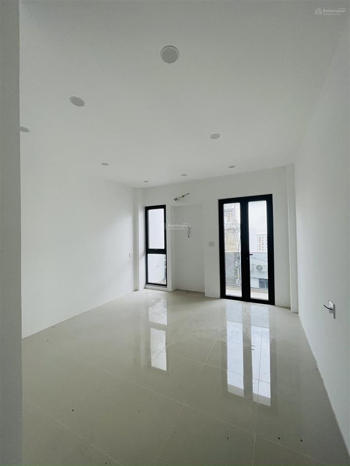 Bán nhà riêng hẻm cụt 2 xe hơi xé nhau, nhà mới xây từ móng