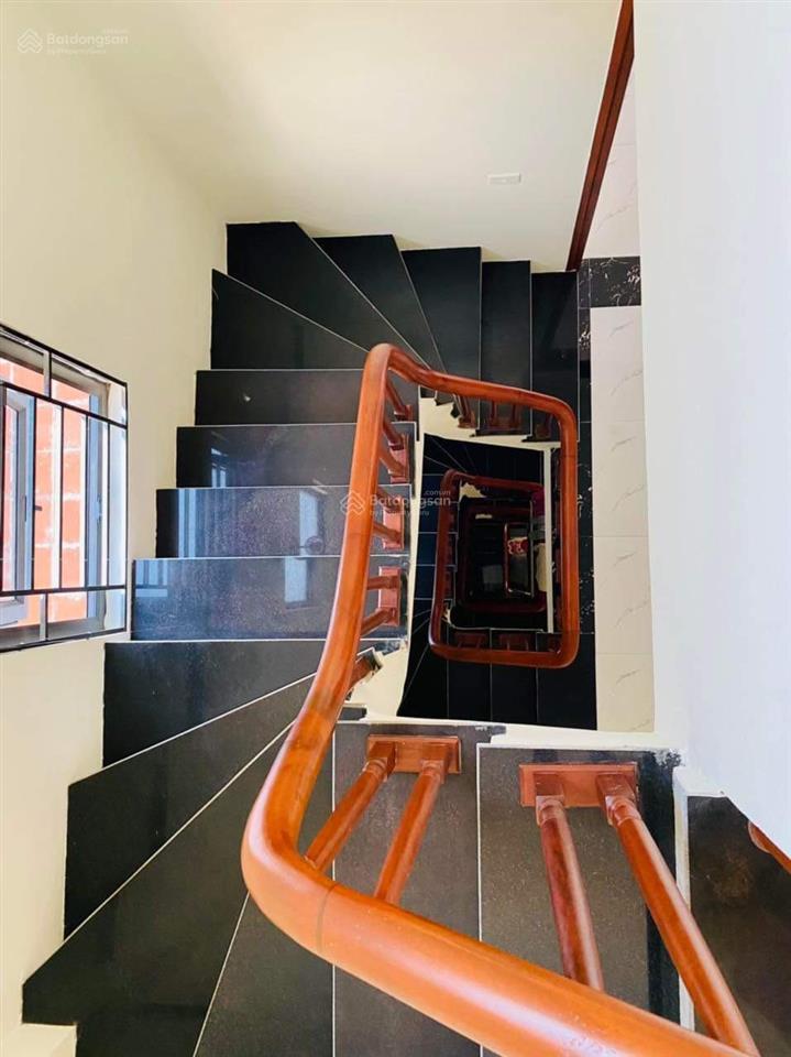 Cc bán nhà dân xây, 4 tầng full đồ ở ngay gần bến xe yên nghĩa, giá hợp lí  0866 881 ***