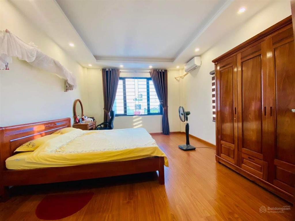 Cc bán nhà dân xây, 4 tầng full đồ ở ngay gần bến xe yên nghĩa, giá hợp lí  0866 881 ***
