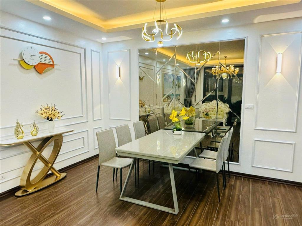 Bán ch 34t hoàng đạo thuý 275m 5n4w giá 26 tỷ full nt p yên hoà
