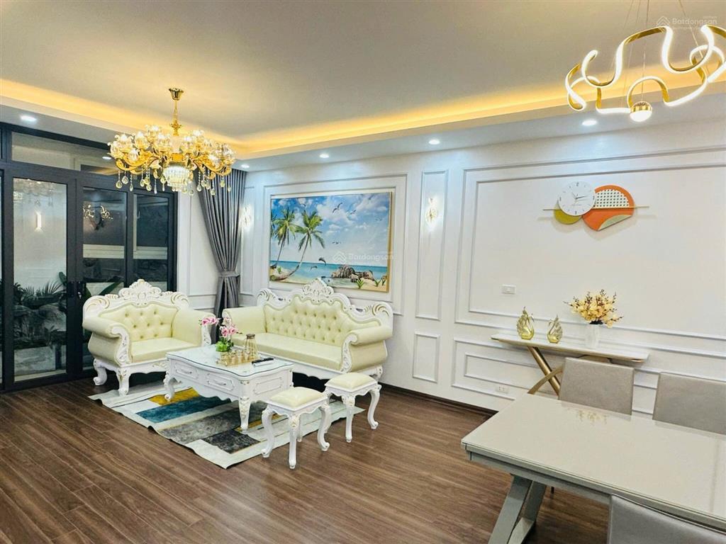 Bán ch 34t hoàng đạo thuý 275m 5n4w giá 26 tỷ full nt p yên hoà