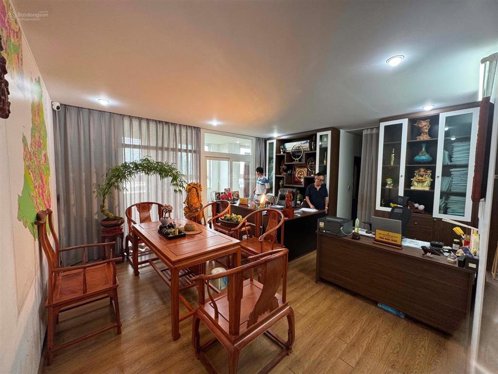 Bán ch vinaconex 1 khuất duy tiến 207,2m2 giá 13 tỷ 4n2w đầy đủ nội thất