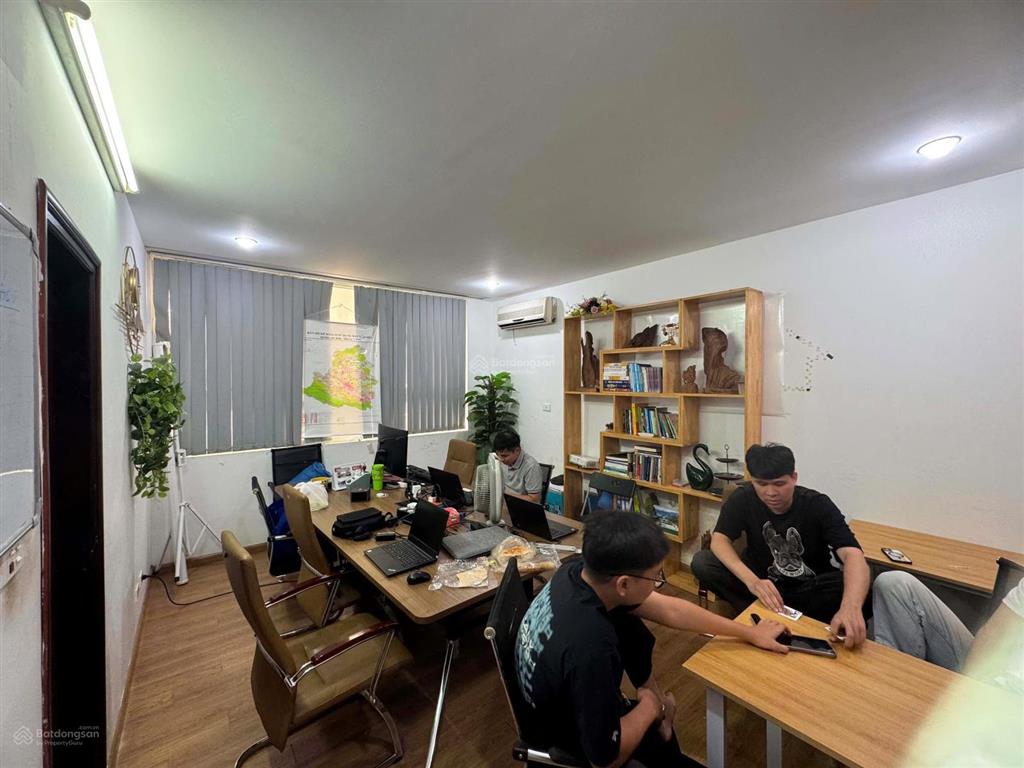 Bán ch vinaconex 1 khuất duy tiến 207,2m2 giá 13 tỷ 4n2w đầy đủ nội thất