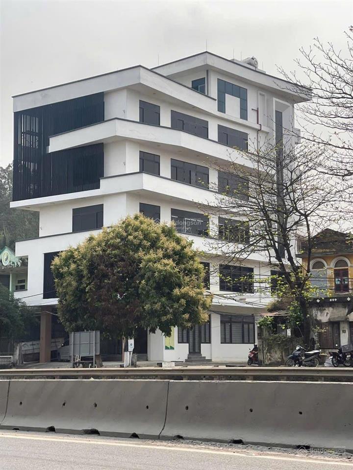 Cần bán biệt thự tại tp tam điệp 223m2 giá 12.9 tỷ, 6 tầng 1 tum gần ngã ba chợ quân đoàn