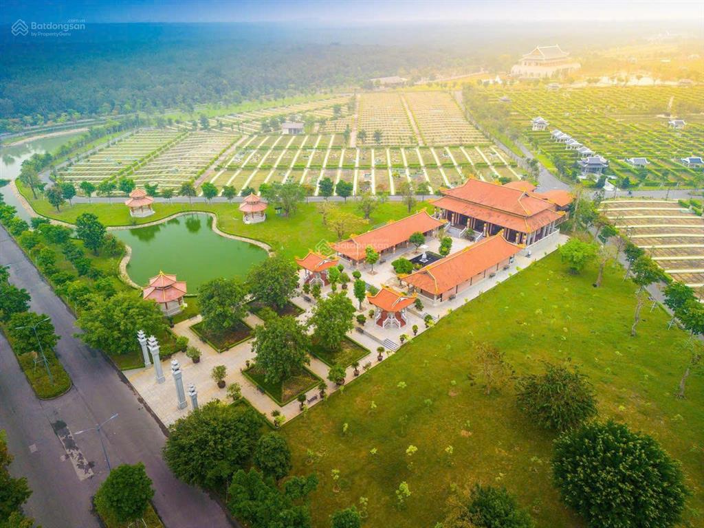 Chính chủ tôi cần bán mộ đôi m6  01 đường 6m hướng đn giá 180tr/cặp đã bao gồm vat, phí chăm sóc