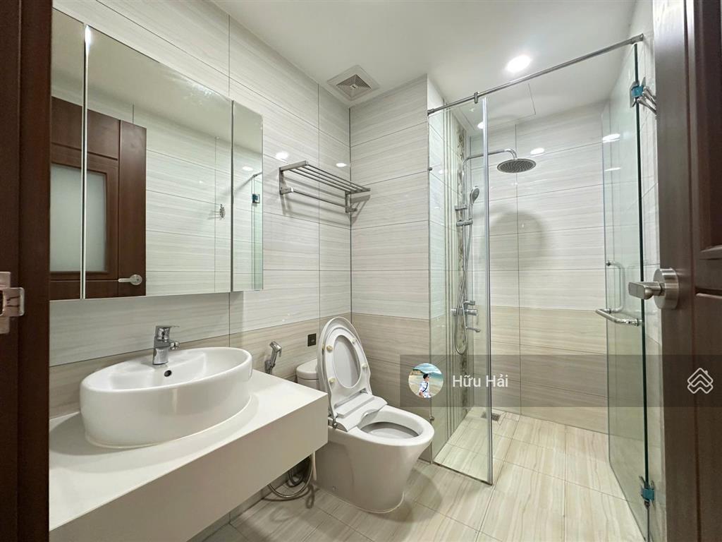 Cho thuê căn 2pn  2wc chỉ 16.5 triệu, 73m2 tại the botanica, tầng cao view đẹp, khu sân bay