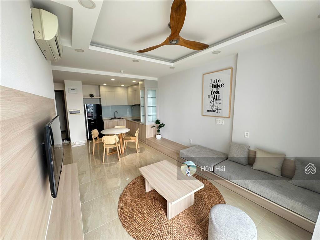 Cho thuê căn 2pn  2wc chỉ 16.5 triệu, 73m2 tại the botanica, tầng cao view đẹp, khu sân bay