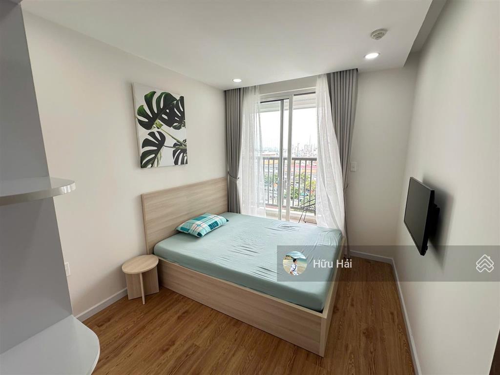 Cho thuê căn 2pn  2wc chỉ 16.5 triệu, 73m2 tại the botanica, tầng cao view đẹp, khu sân bay