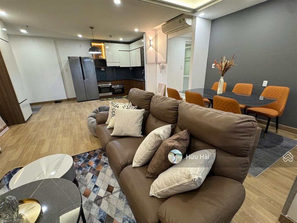 Nhà mới 100% bán 3pn có sổ hồng tại orchard garden 97m2, giá 9 tỷ thương lượng, tầng cao view đẹp