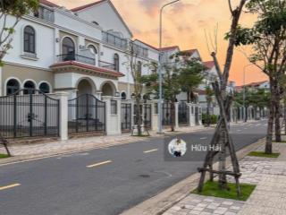 Bán gấp nhà phố 8x20m giá chỉ 7 tỷ bao hết, ngay khu trung tâm aqua city. nhận nhà ở ngay