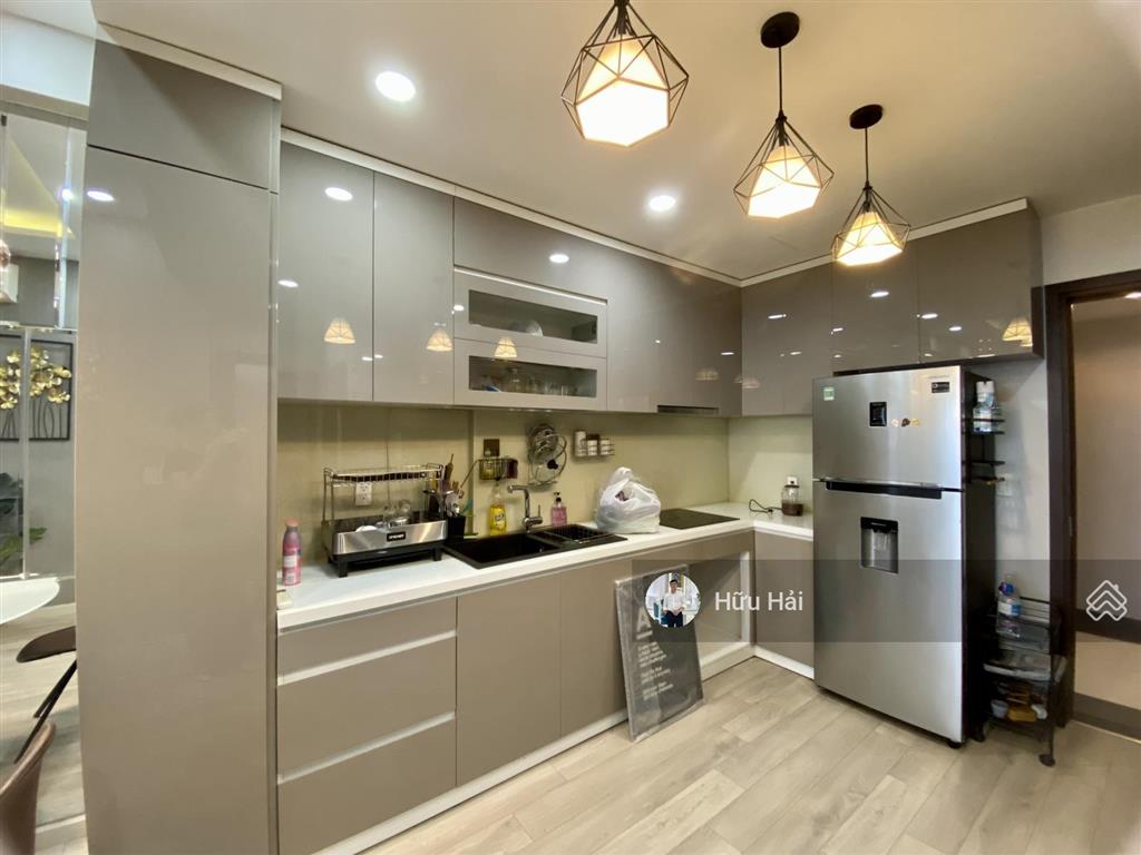 Cho thuê 2pn góc giá chỉ 16 triệu, diện tích 75m2 tại the botanica, tầng cao view đẹp