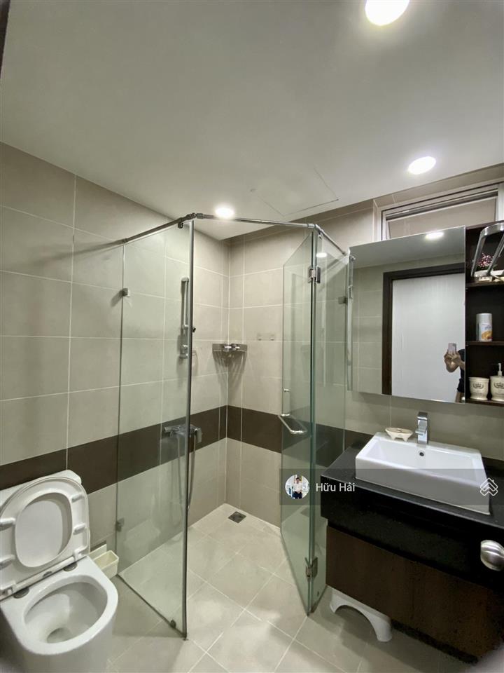 Cho thuê 2pn góc giá chỉ 16 triệu, diện tích 75m2 tại the botanica, tầng cao view đẹp