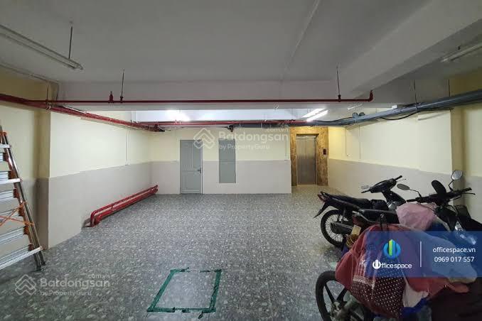 Cho thuê nhà liền kề dịch vọng hậu, diện tích 105m2 x 6 tầng + 1 hầm, giá 75 triệu