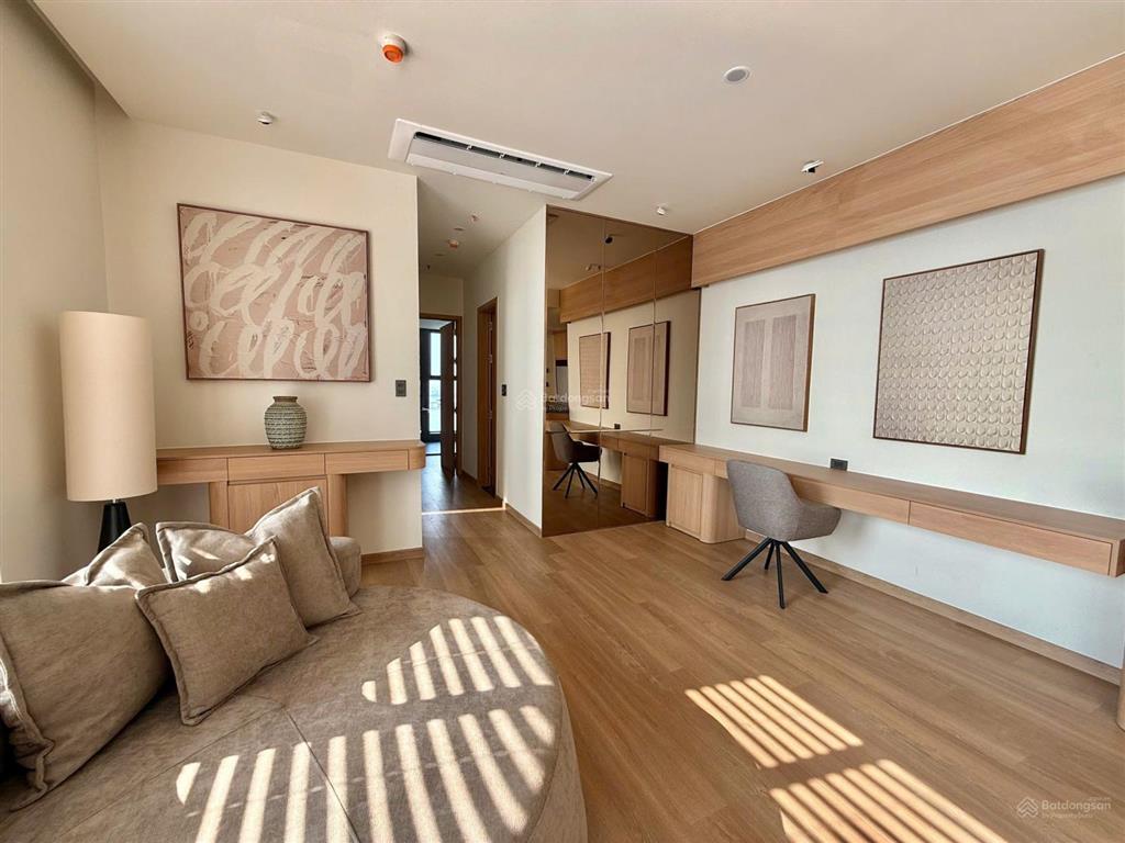 Cho thuê căn hộ cao cấp 2pn  tầng cao, view biển  sông, thành phố  0768 262 *** đức hiếu