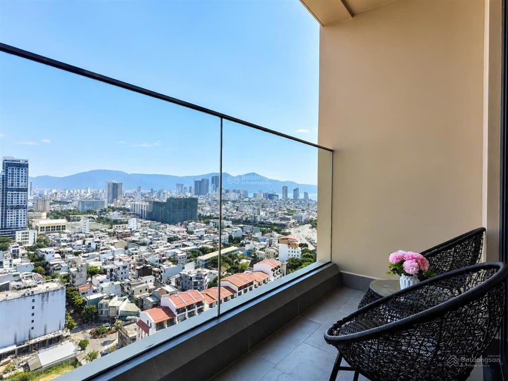 Cho thuê căn hộ studio  tầng cao, view sông & thành phố sun cosmo  0768 262 *** đức hiếu