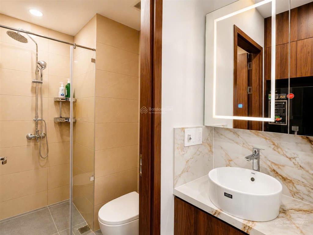 Cho thuê căn hộ studio  tầng cao, view sông & thành phố sun cosmo  0768 262 *** đức hiếu