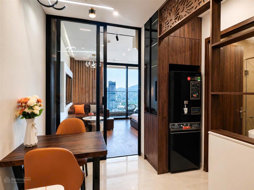 Cho thuê căn hộ studio  tầng cao, view sông & thành phố sun cosmo  0768 262 *** đức hiếu