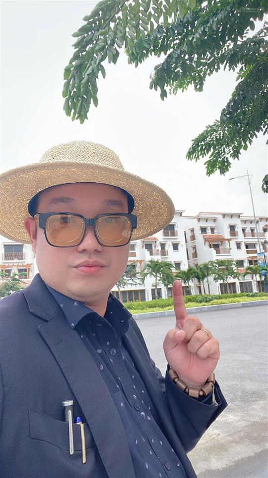 Căn gốc 4 tầng 1 hầm giá cực rẻ