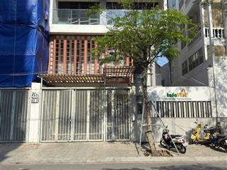 Cho thuê biệt thự đối dện golden star đường nguyễn thị thập. dt 10x20m xây 2 lầu. giá thuê 70tr/th