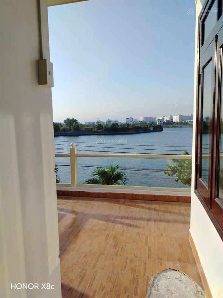 View triệu đô  nhà 3 tầng trực diện sông hòn  rớ phước đồng, nha trang 6pn 3 tầng 150m2