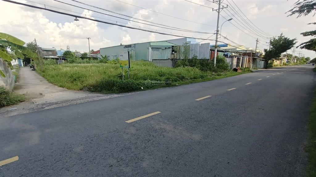 Bán đất mt đường thanh niên xã phạm văn hai, bình chánh, dt 10x49m có 300m2 thổ cư giá 8 tỷ
